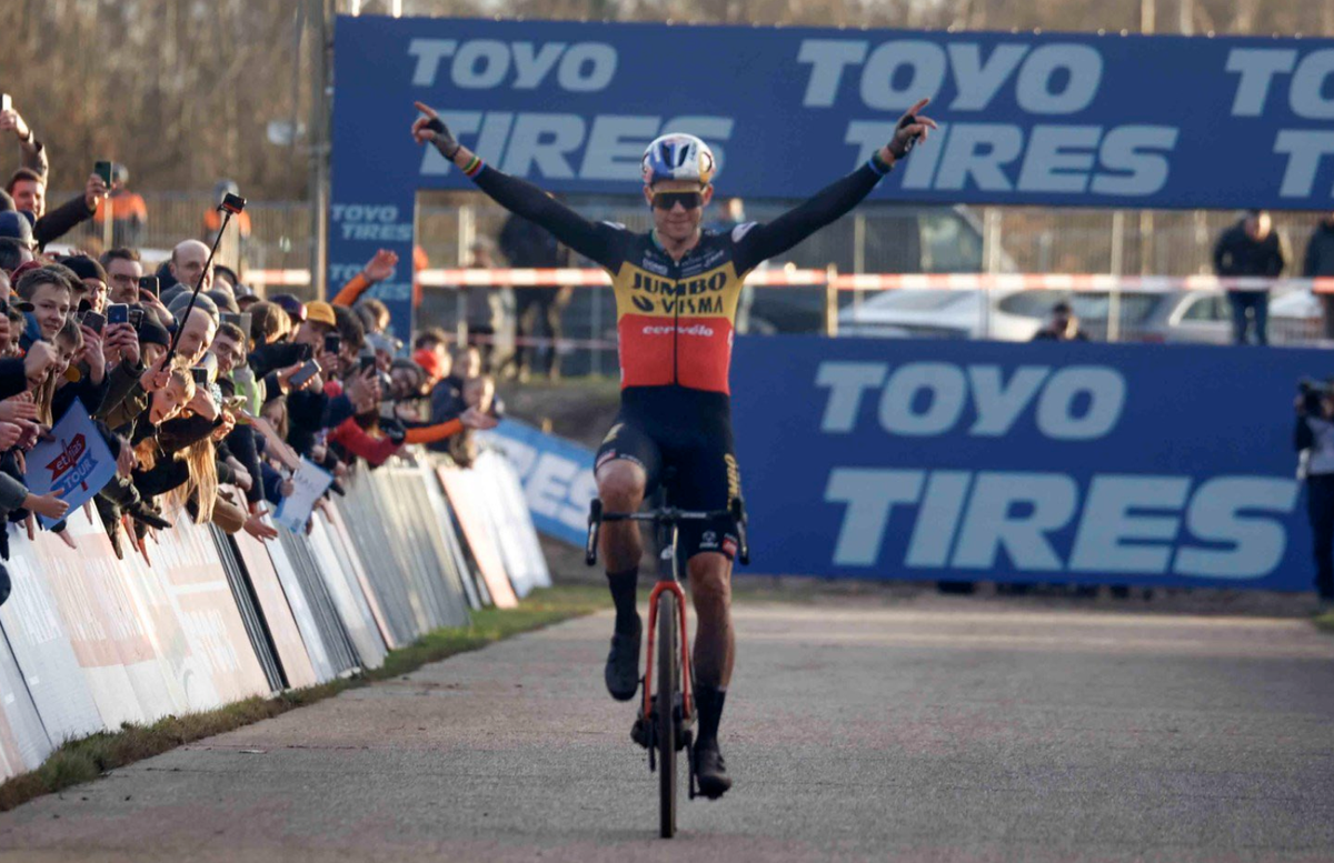 Wout van Aert wins World Cup Zonhoven in solo effort Sunday