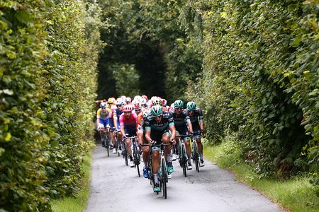 The peloton during stage 3 at BinckBank Tour