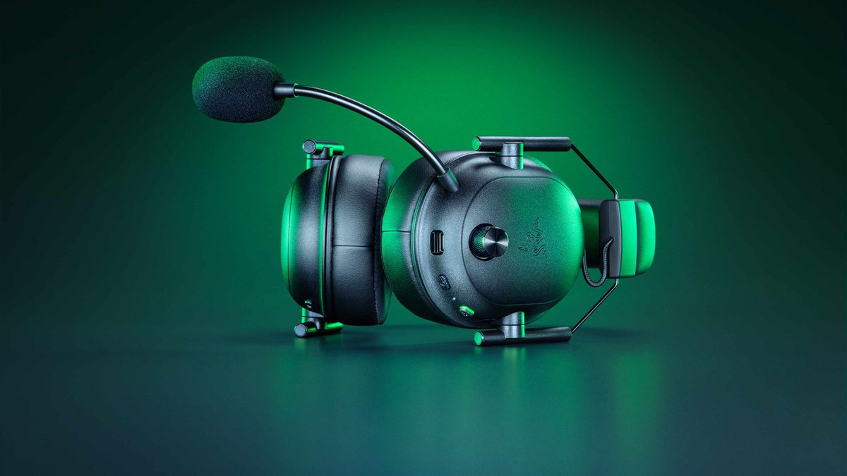 Image of the Razer BlackShark V2 HyperSpeed wireless gaming headset.