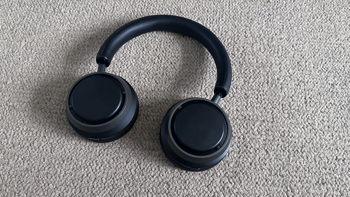 Philips Fidelio L4 review: rich and crisp audio quality with some strange  bugs