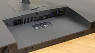 Dell P3222QE