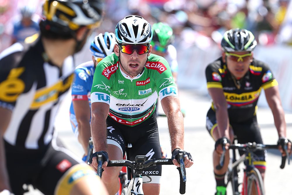 Mark Cavendish (Etixx-QuickStep) wears the points jersey
