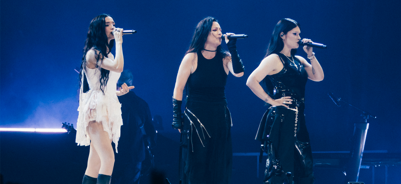 Evanescence on stage