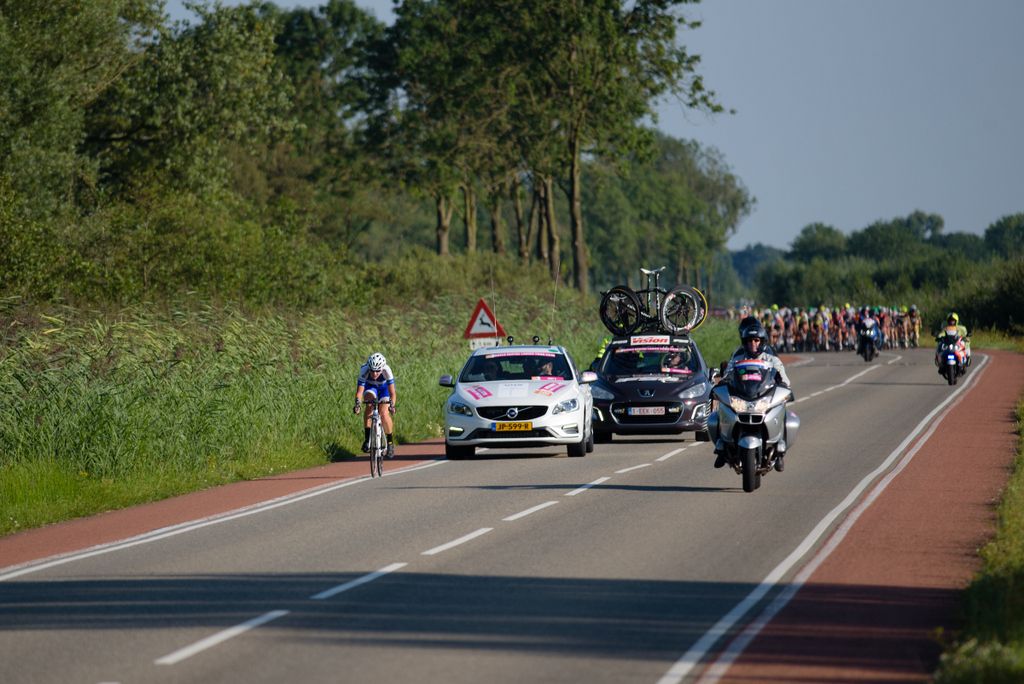 An early attempt to form the breakaway