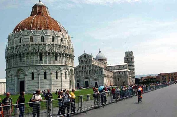 Through Pisa at halfway