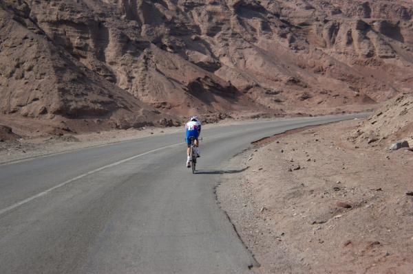 The road went into the Atacama desert with a spectacular scenery.