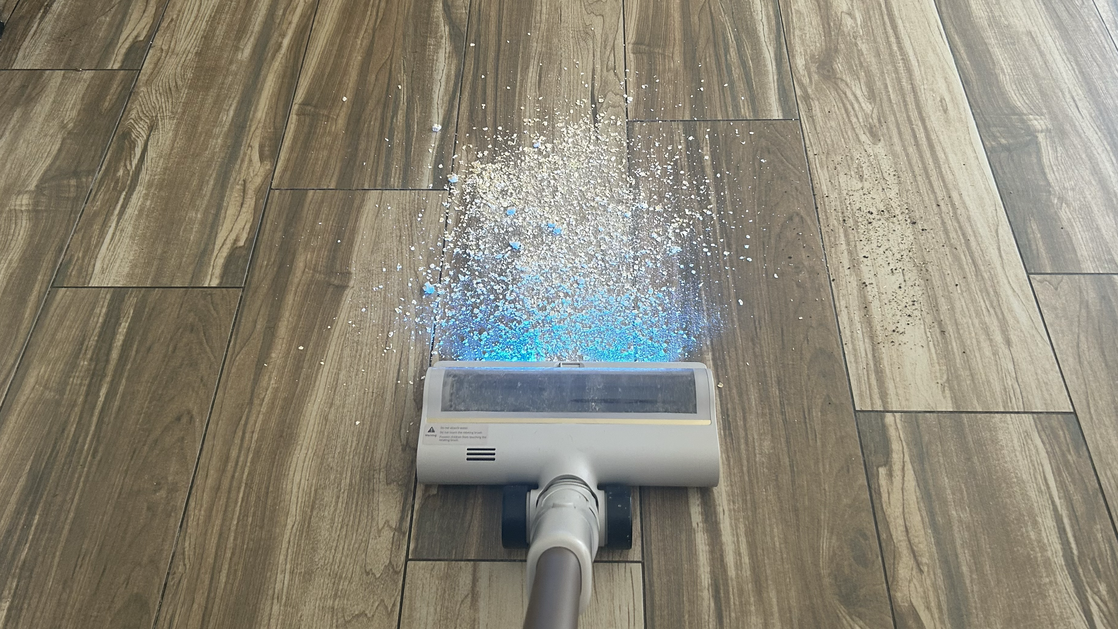 Dreame U20 hardwood floors with oats