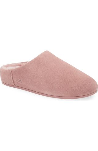 nhF7ZunnQ5RFhRq222wvoP-320-80 كانت سيلينا غوميز ترتدي 2025 It Uggs في رحلة البكالوريوس