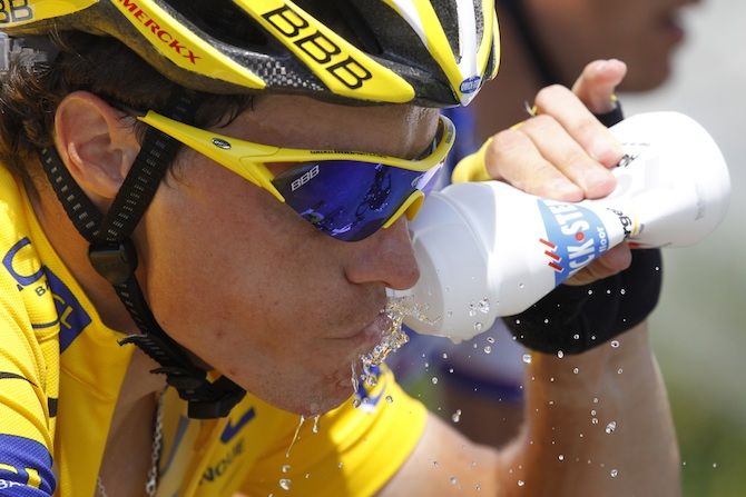 Refuelling in yellow as leader of the 2010 Tour de France