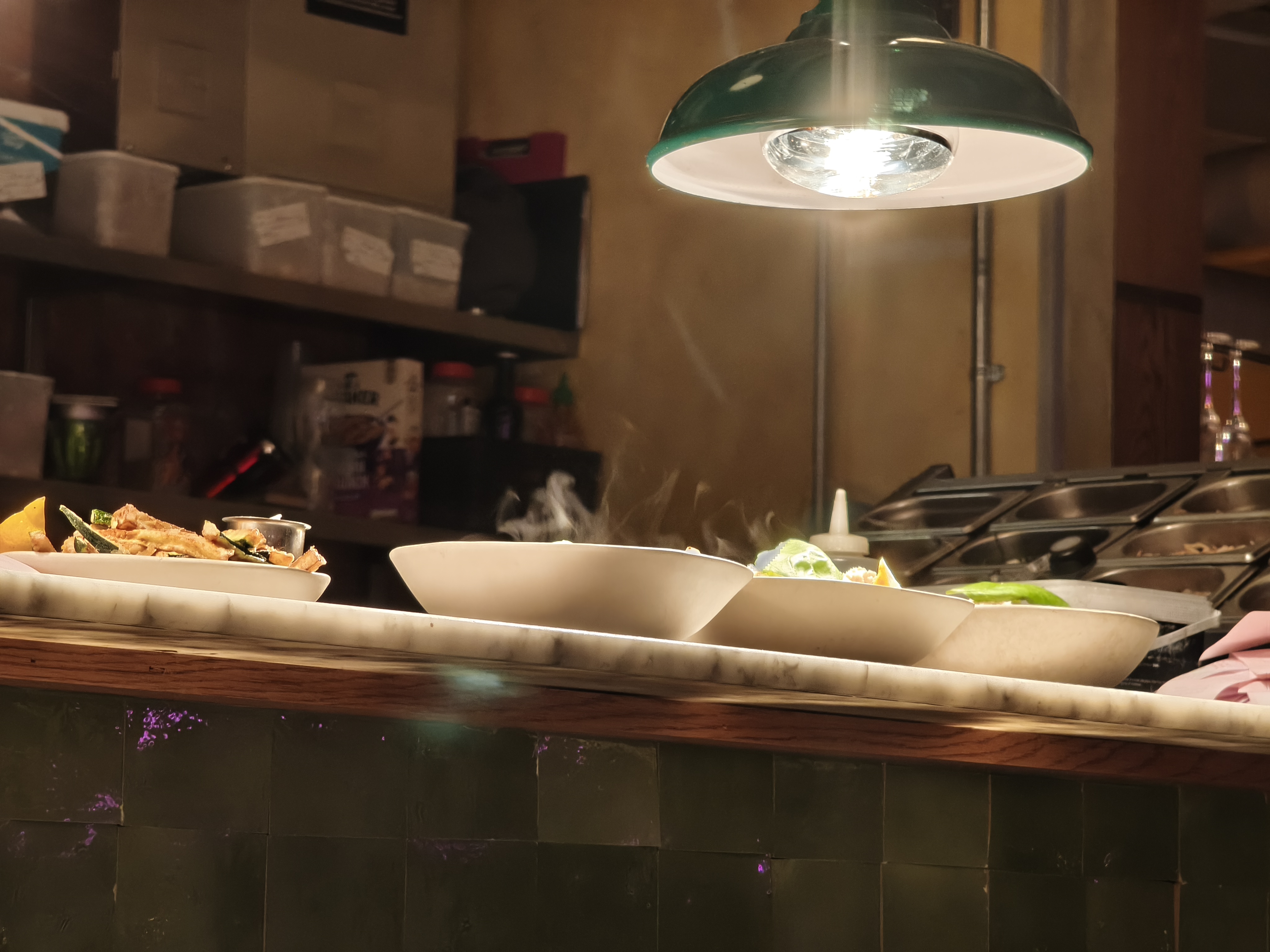 Xiaomi 15T Pro camera sample low light heat lamp
