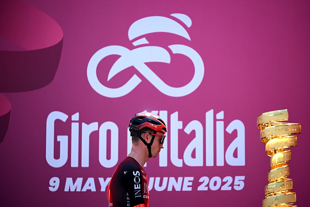 MORBEGNO, ITALY - MAY 29: Thymen Arensman of Netherlands and Team INEOS Grenadiers with the Trofeo Senza Fine prior to the 108th Giro d'Italia 2025, Stage 18 a 144km stage from Morbegno to Cesano Maderno / #UCIWT / on May 29, 2025 in Morbegno, Italy. (Photo by Dario Belingheri/Getty Images)