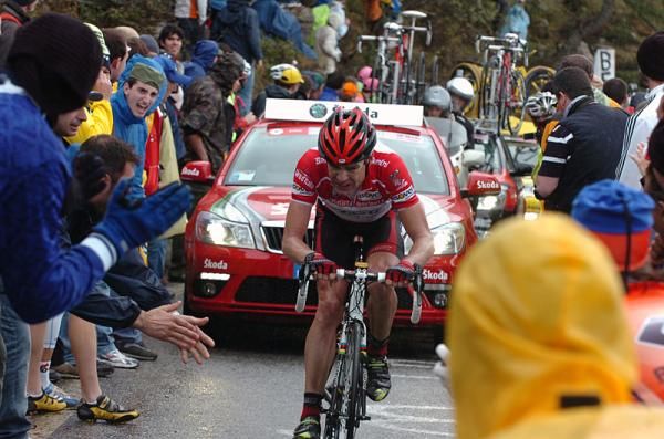 Cadel Evans (BMC) is cheered on by tifosi on the Mortirolo.