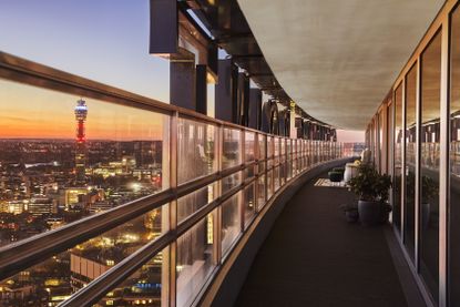 Centre Point penthouse with exterior view