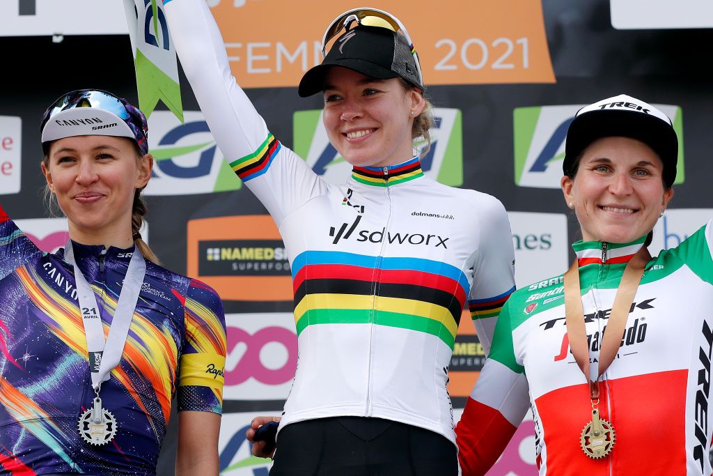 Anna van der Breggen took centre stage at the Fleche Wallonne Feminine 2021