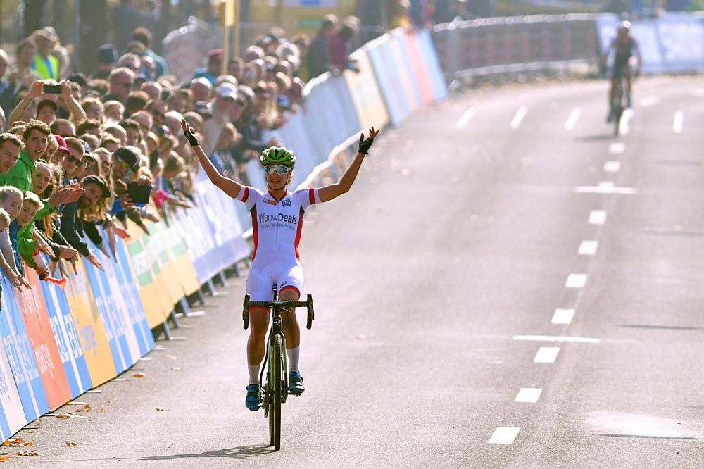 Marianne Vos (WaowDeals) wins Cyclo-cross World Cup in Bern 2018