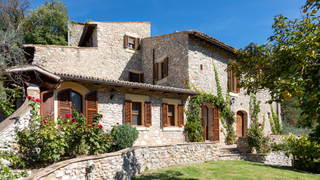 Stone farmhouse in Umbria.