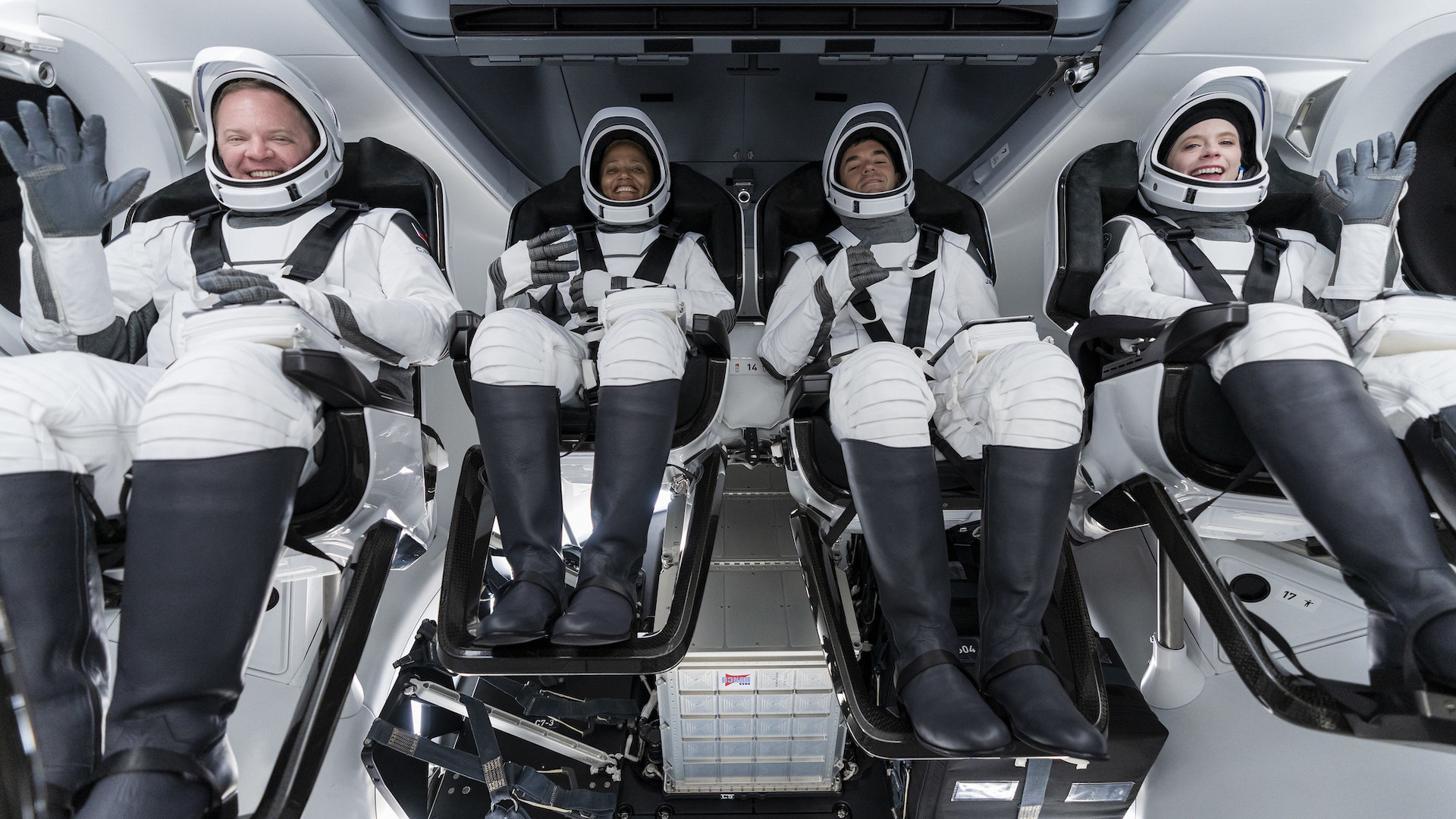  Even a 'weekend getaway' to space can alter astronauts' biology, sweeping new studies find 