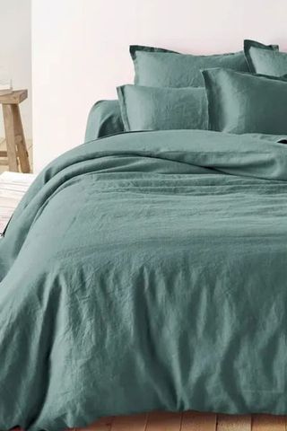 La Redoute linen bedding set in teal with extra cushions 