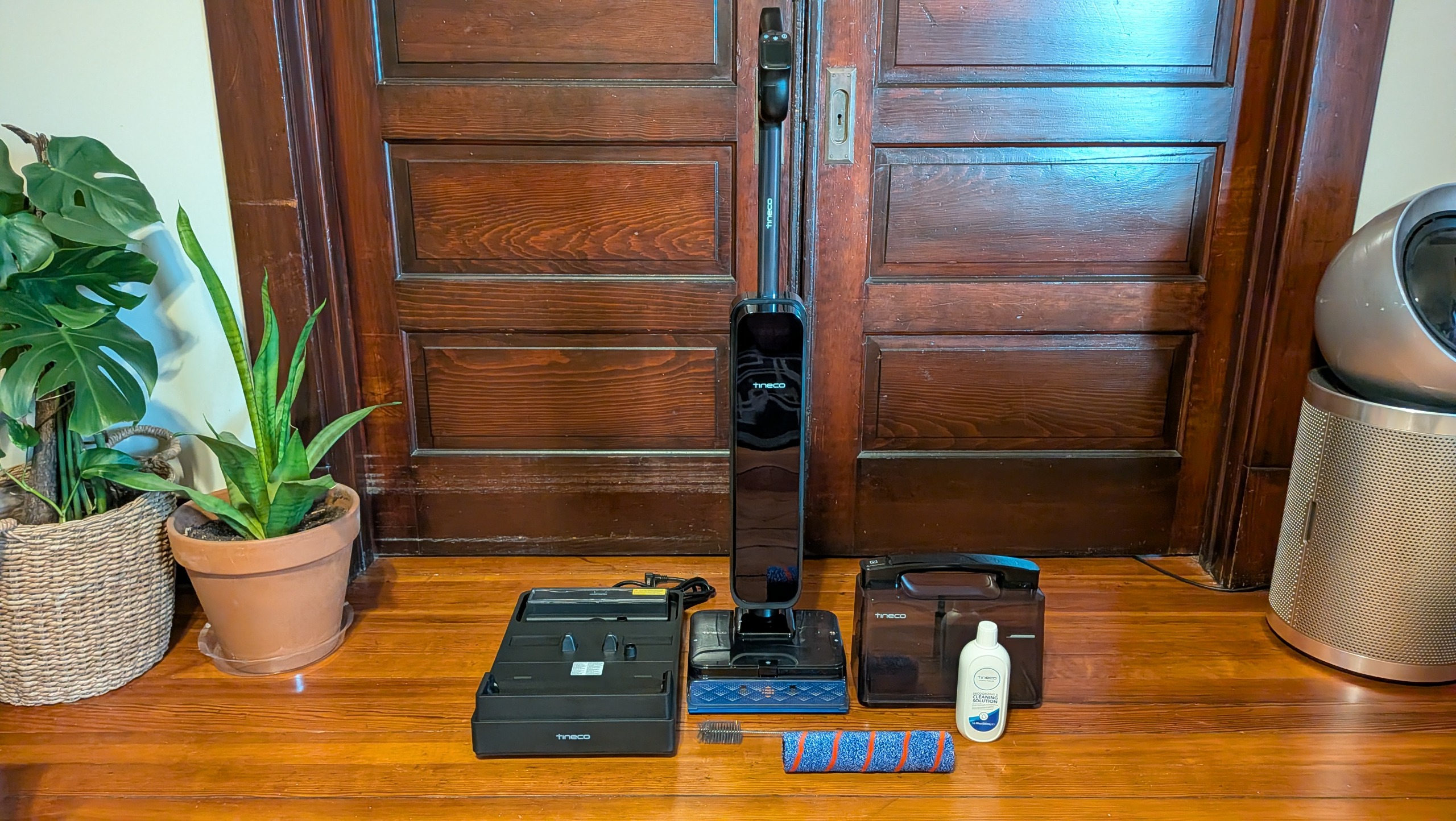 Tineco Floor ONE Station S9 Scientist Pro wet and dry vacuum cleaner with accessories