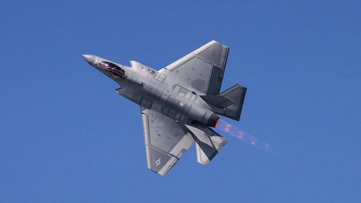 F-35 fighter jet