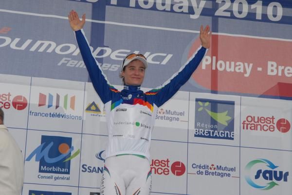 Marianne Vos wins the World Cup