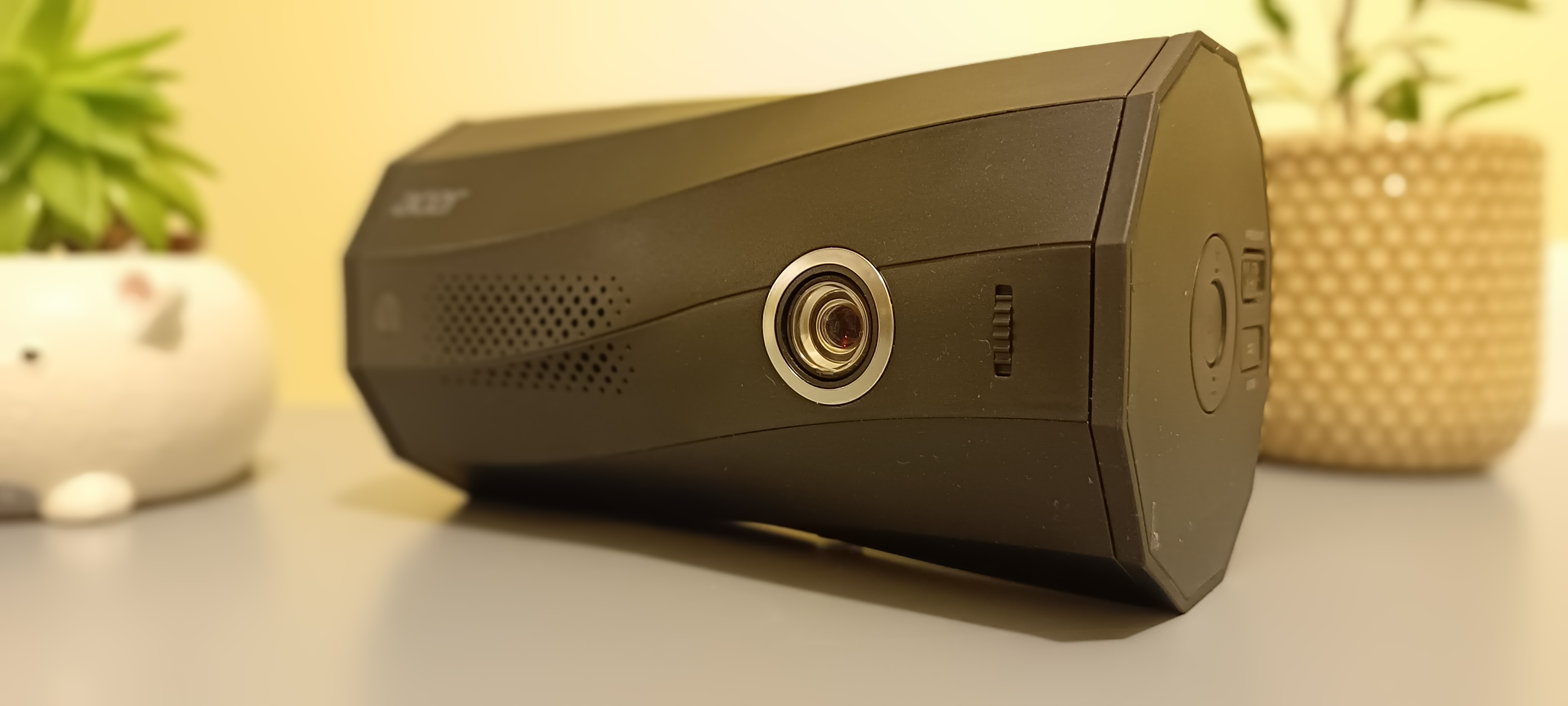 Acer C250i review: entry-level projector offers portability