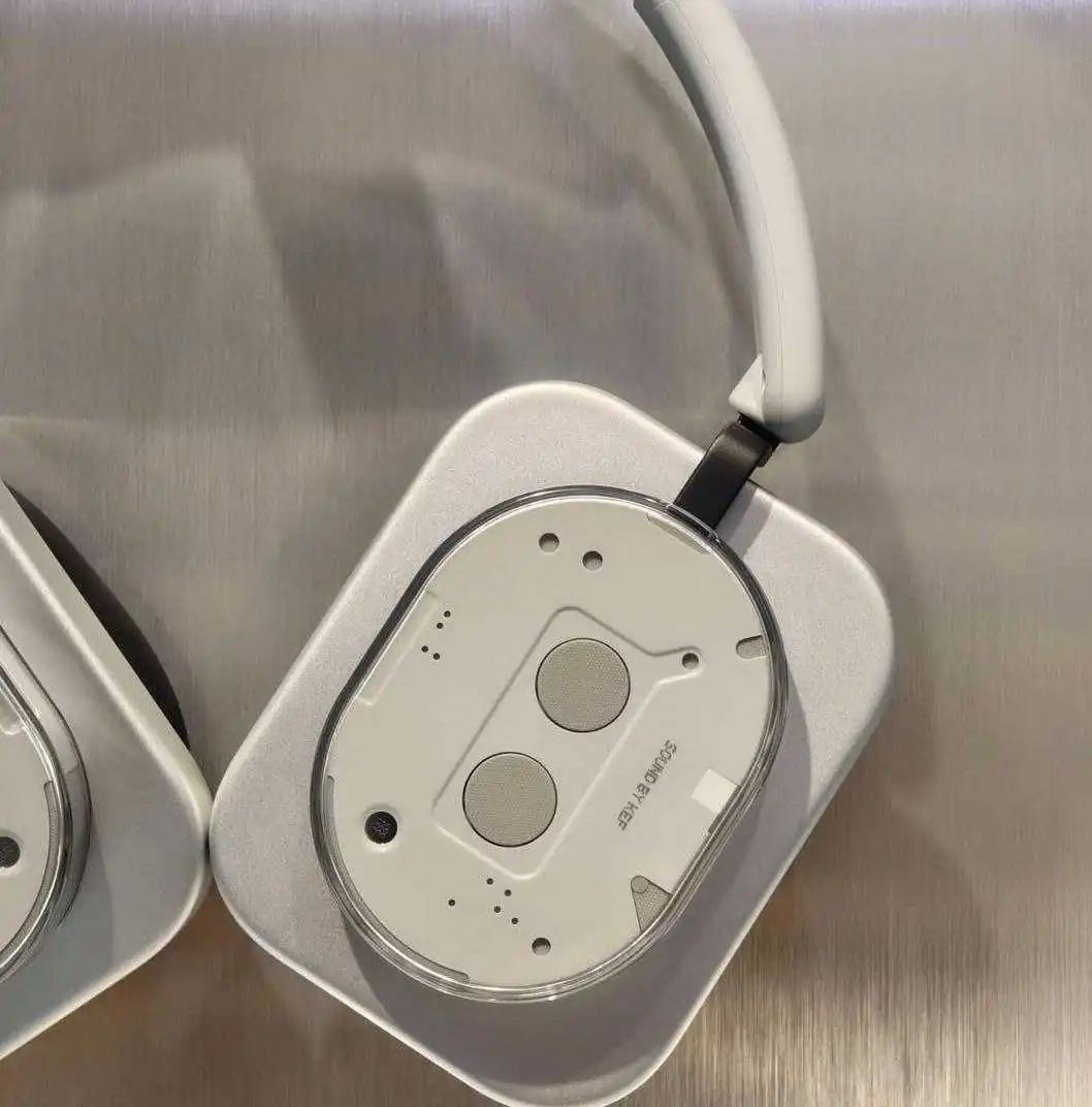 Nothing Headphone (1) hands-on photo leak