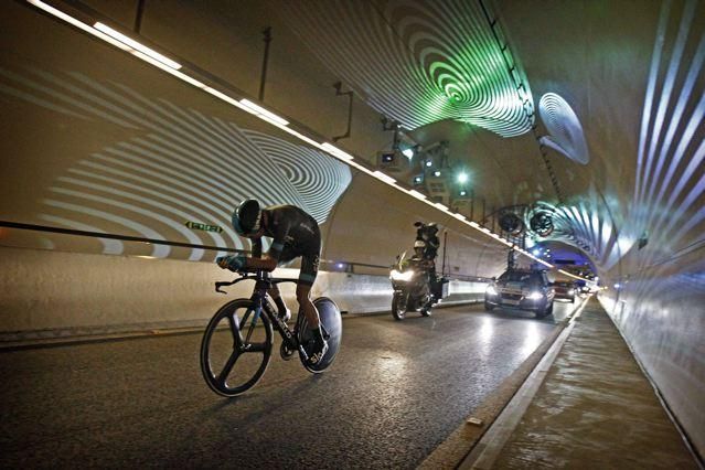 Froome in action in the tunnel
