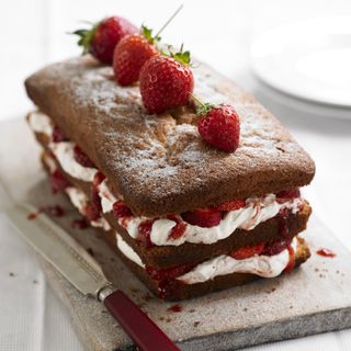 Victoria Sandwich Loaf Cake