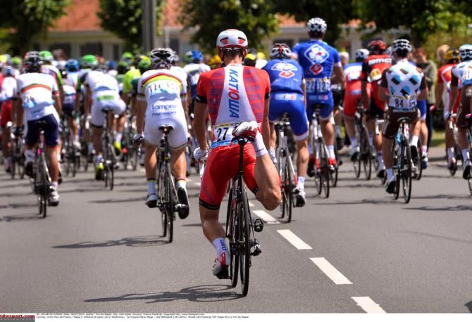 Gatis Smukulis (Katusha) stretches his legs