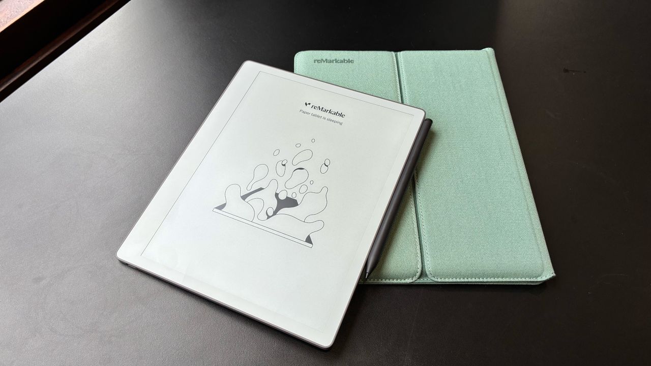 The ReMarkable Paper Pure on a desk