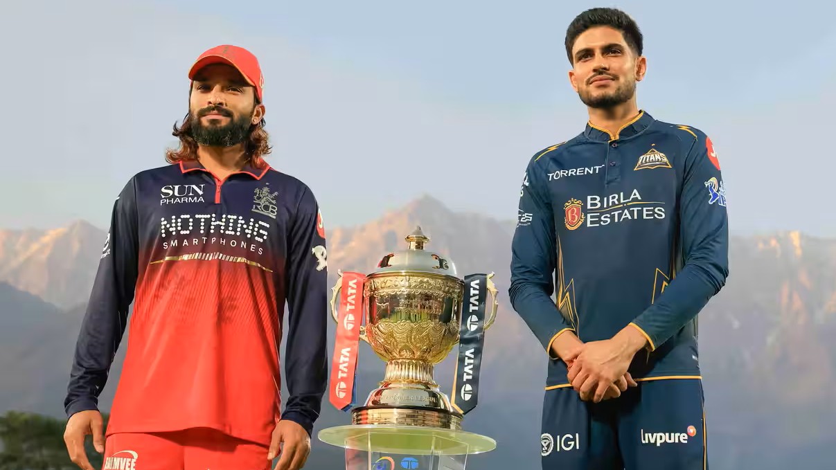 Rajat Patidar and Shubman Gill with IPL 2026 trophy