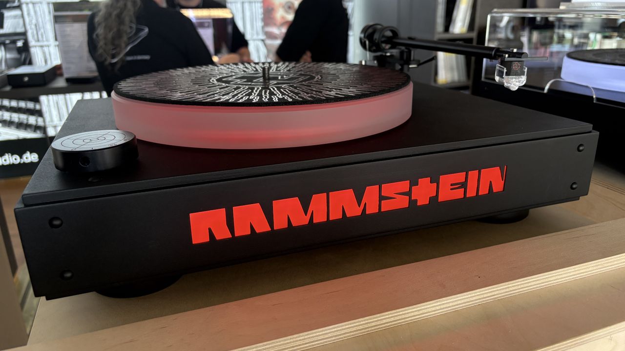 Clearaudio Rammstein turntable