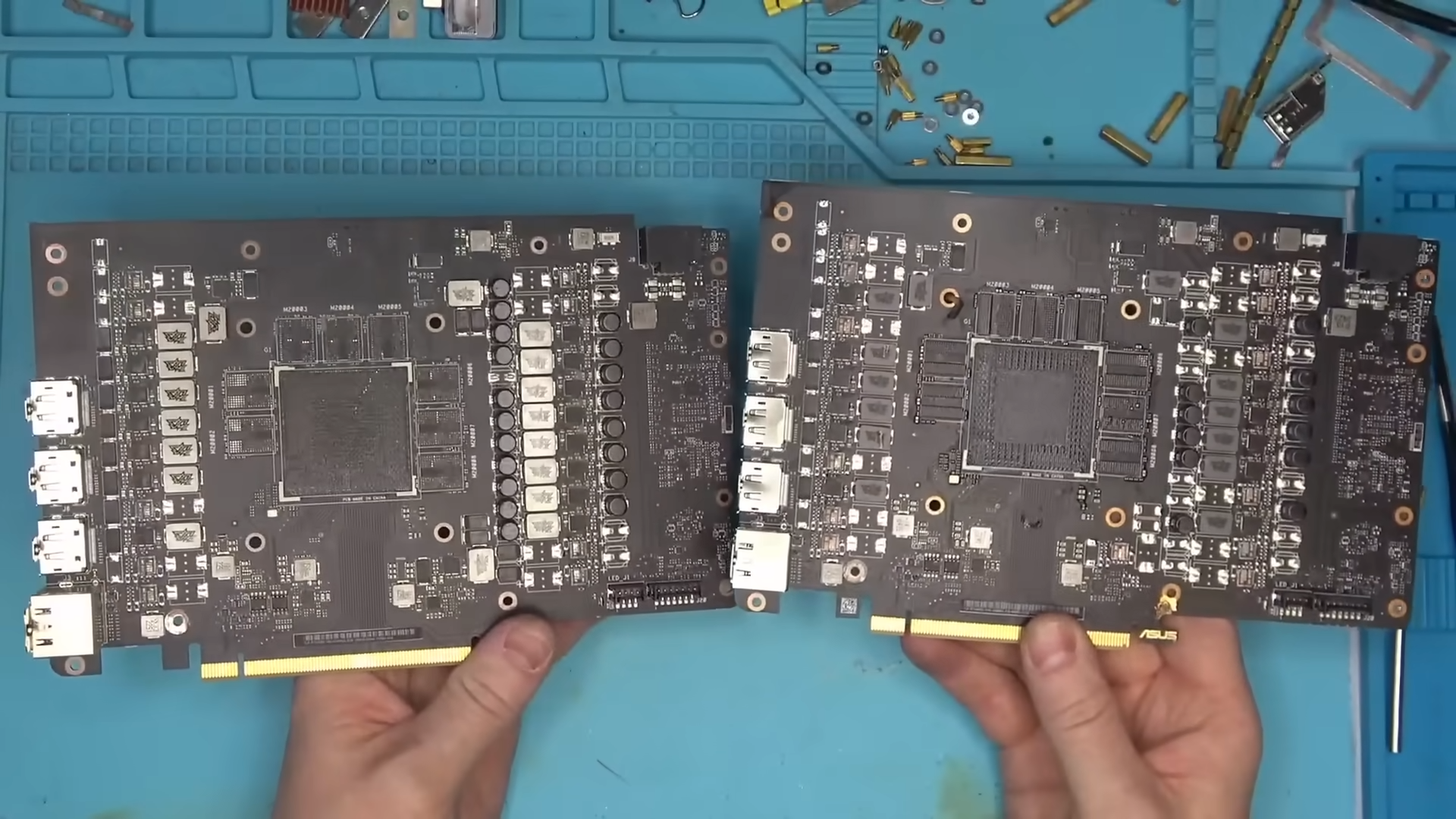 RTX 4080 Super and RTX 4080 side-by-side, ready to switch bodies