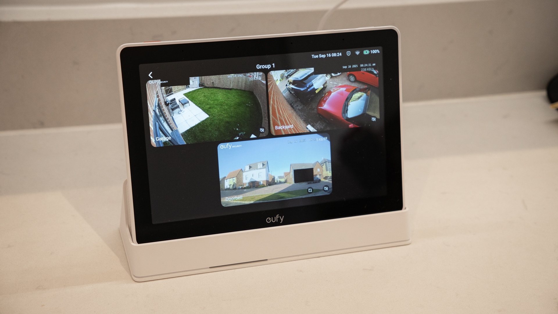 Eufy E10 smart display