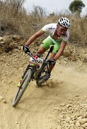 Ryan Standish (Ultimate Ride Bike Shop) wins the under 19 men's race
