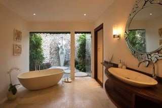 villa_kubu_premium_two_bedroom_master_bathroom