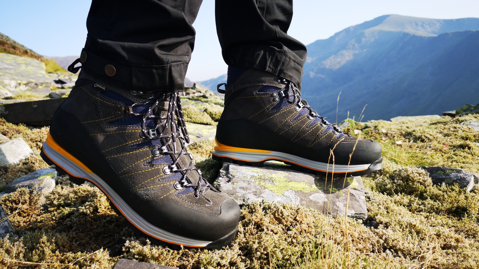 dun instinct Modernisering Meindl Air Revolution 4.1 hiking boots review: leather boot stability with  fabric boot flexibility | Advnture