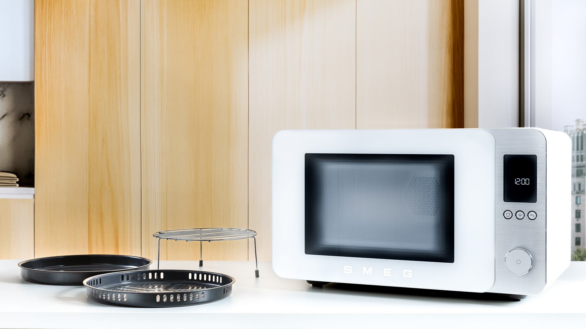 Smeg microwave, grill, air fry and oven