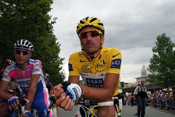 Yellow jersey wearer Fabian Cancellara (Saxo Bank)