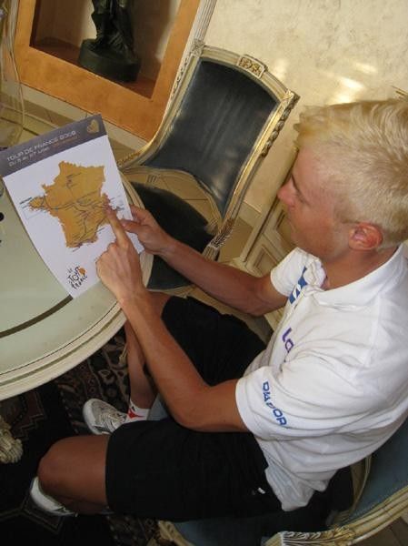 Italy's Damiano Cunego was busy studying the Tour's