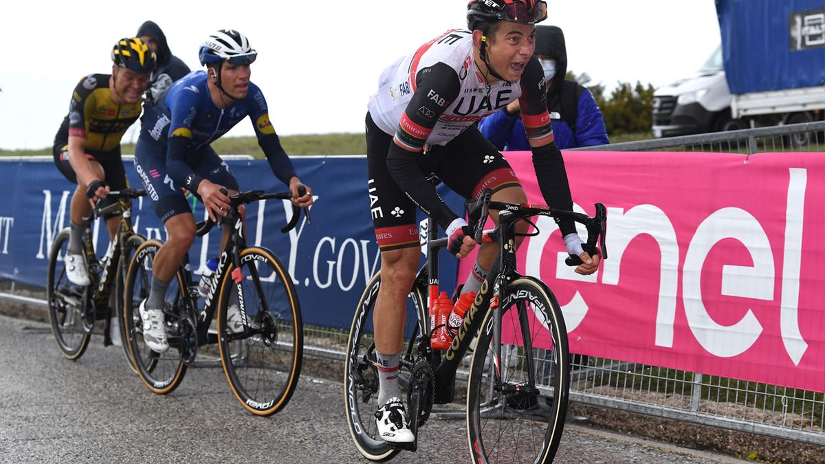 Riders in the rain at the Giro d'Italia