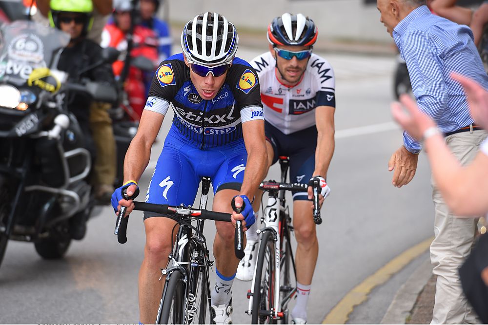 David de la Cruz (Etixx-Quickstep) leads Dries Devenyns (IAM)
