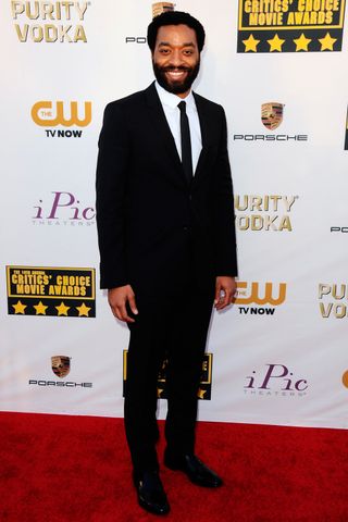 Chiwetel Ejiofor Gets Suited For The Annual Critics' Choice Awards 2014