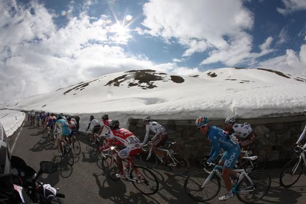 The peloton reach the top of the Gavia