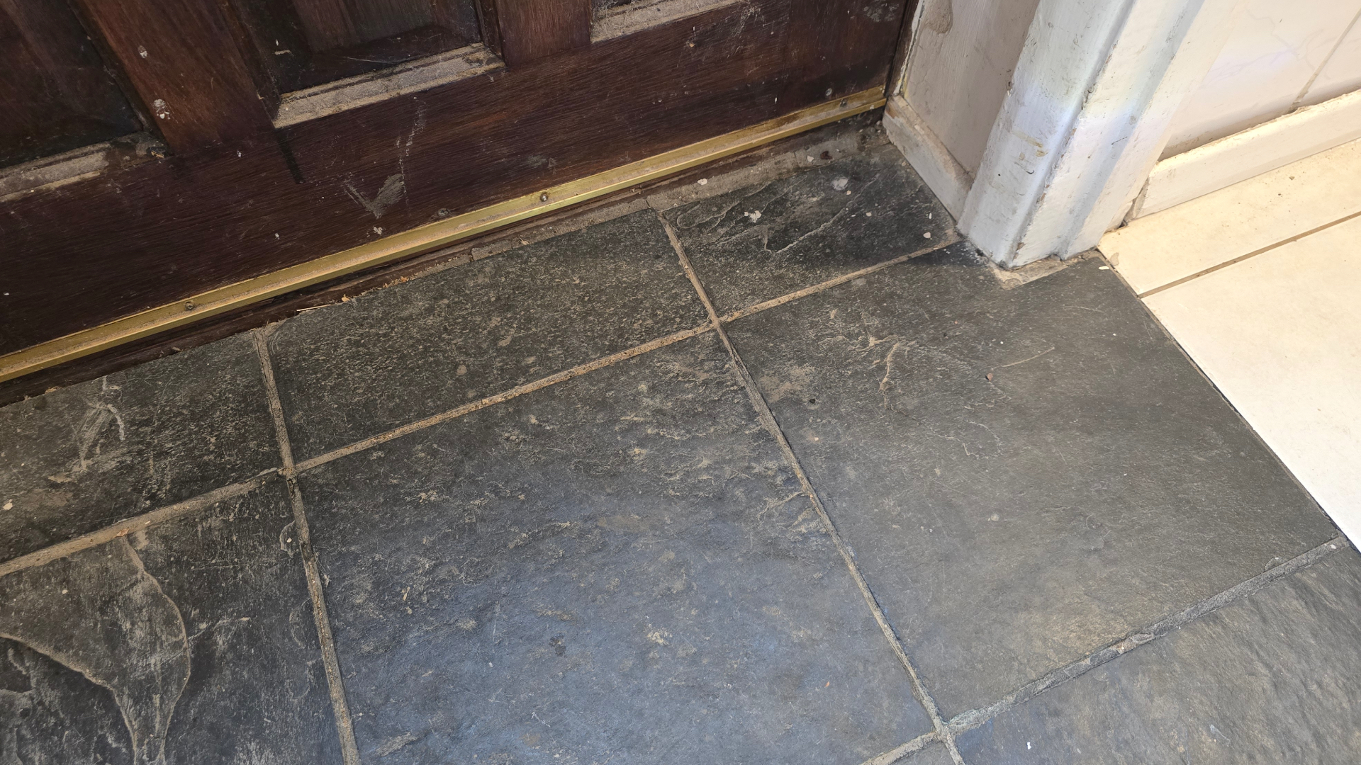 Bissell CrossWave cleaning kitchen floor before and after