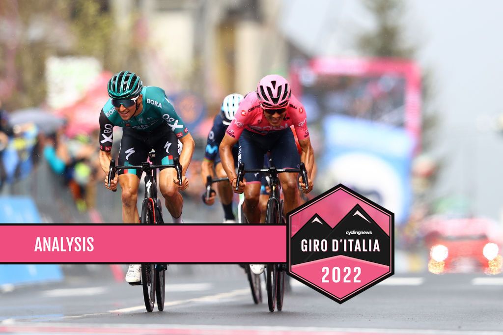 APRICA, ITALY - MAY 24: (L-R) Jai Hindley of Australia and Team Bora - Hansgrohe and Richard Carapaz of Ecuador and Team INEOS Grenadiers Pink Leader Jersey sprint at finish line during the 105th Giro d&#039;Italia 2022, Stage 16 a 202km stage from SalÃ² to Aprica 1173m / #Giro / #WorldTour / on May 24, 2022 in Aprica, Italy. (Photo by Michael Steele/Getty Images)