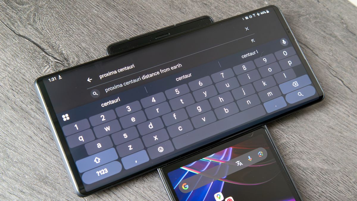 The LG Wing with Gboard on the Swivel screen