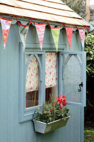 window box ideas: blue and red