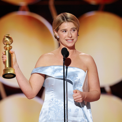 Jessie Buckley Thanks Soup and Julia Roberts in Chaotic and Brilliant Golden Globes Speech